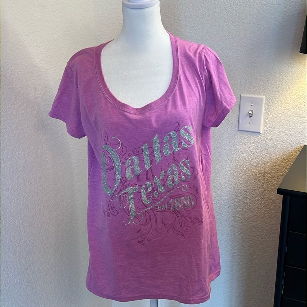 Light Purple Scoop Neck Dallas Texas Short Sleeve Tee - Size Large